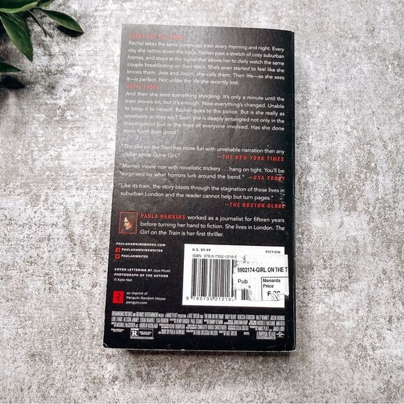 The Girl on the Train by Paula Hawkins - Picture 2 of 2